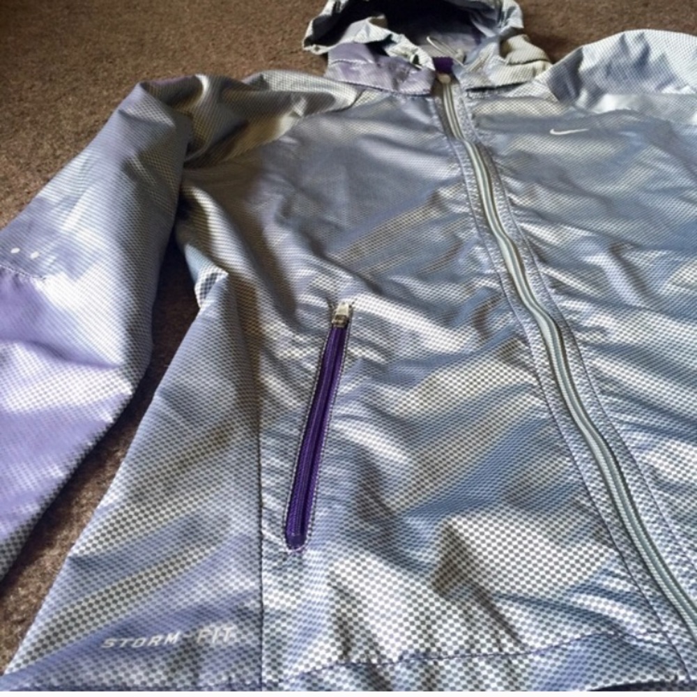 Nike Storm-Fit Running Jacket w/Removable Hood
